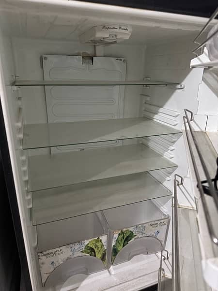 Dawlance glass Refrigerator 4