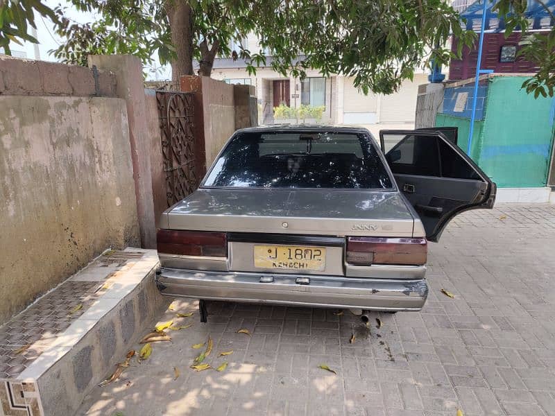 Nissan Sunny 1988 4