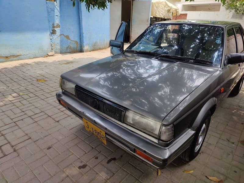 Nissan Sunny 1988 7