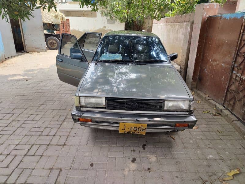 Nissan Sunny 1988 8