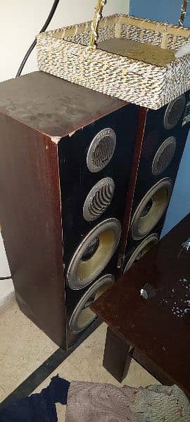 speakers 1