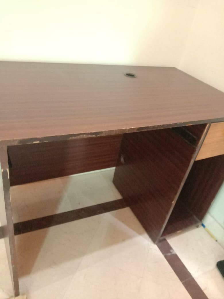 Computer Table used for sale 1