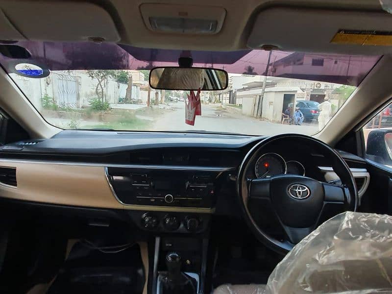 Toyota Corolla GLI 2015/14 full original condition like a manual 2