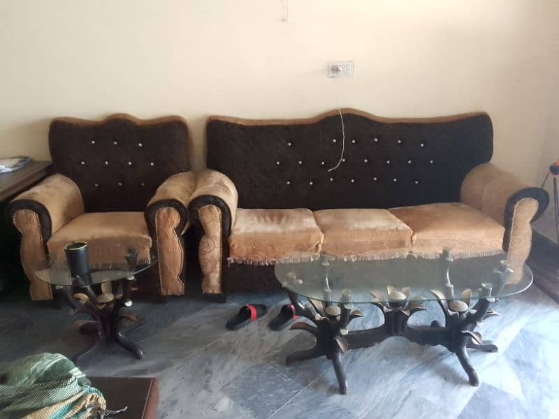 sofa set available 0