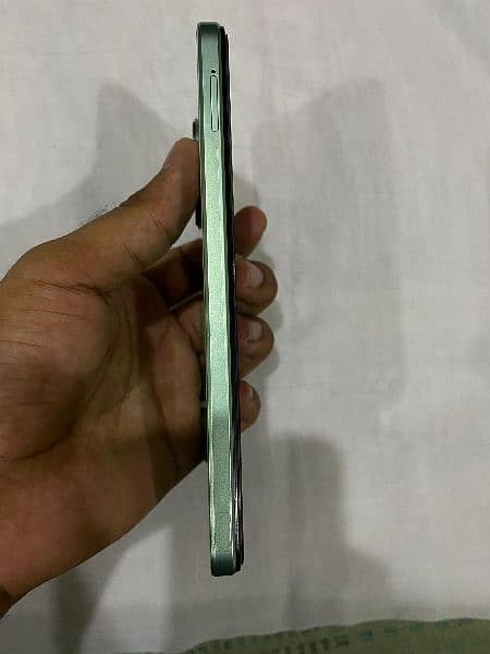 vivo y03.10/10 condition with box & charger 6