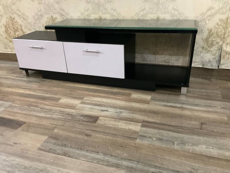 TV TABLE WITH GLASS TOP FOR SALE!! 1