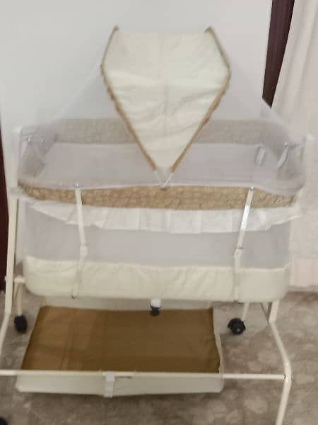 baby cot 2