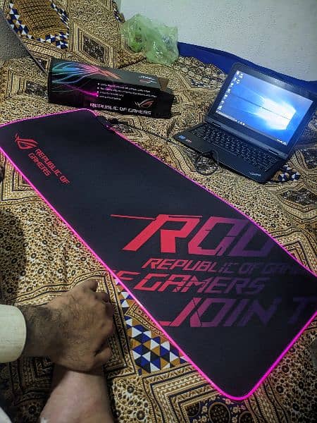 ASUS ROG STRIX RGB mouse pad 10