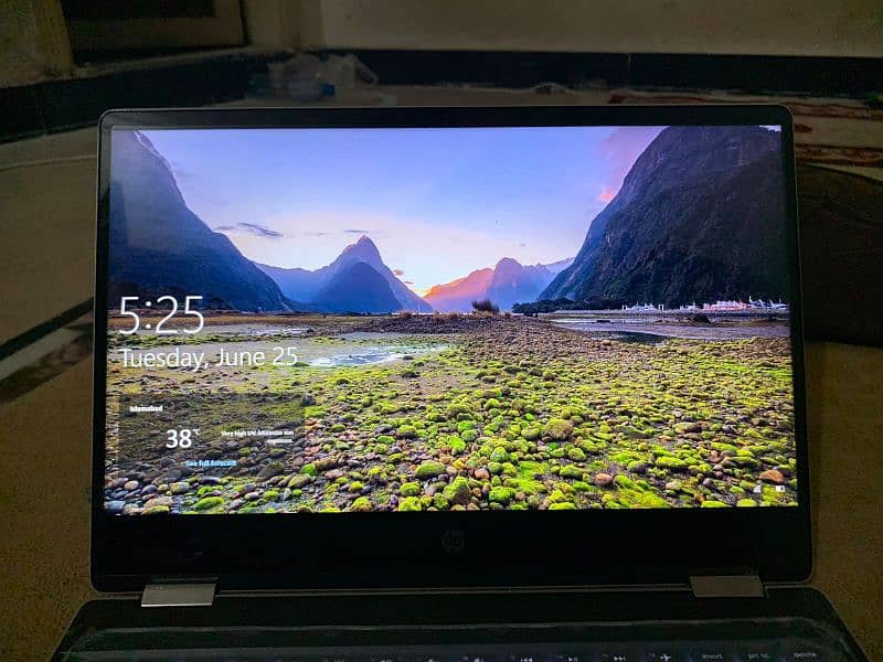 hp pavilion x360 (1065G7 4