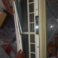 Ac ok good kandesan gass sator 10 bey 10.1 mah ki granti sada ac