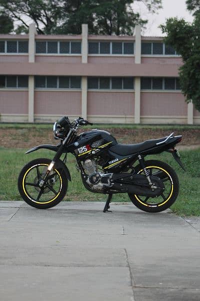 "Ride in Style: Yamaha YBR 125G for Sale!" 4