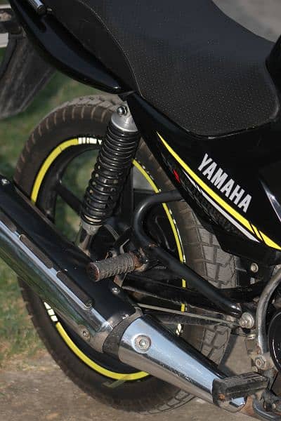 "Ride in Style: Yamaha YBR 125G for Sale!" 5