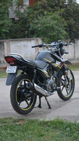 "Ride in Style: Yamaha YBR 125G for Sale!" 16