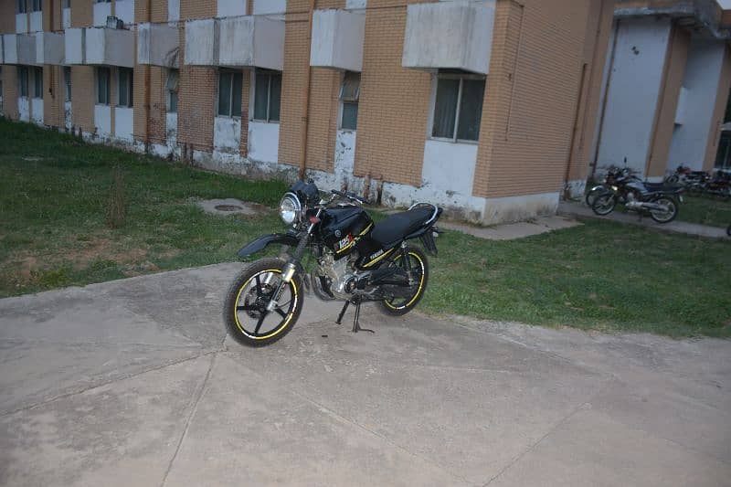 "Ride in Style: Yamaha YBR 125G for Sale!" 18