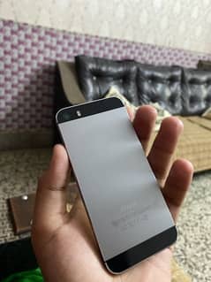 iphone5s 16gb pta aprived bypass hy sim nhi chalti pnl change hy home 0