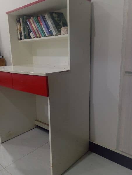 Study table and chair 8