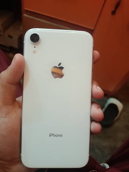 Apple Iphone xr 1