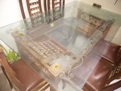 6 seater dining table in excellent condition