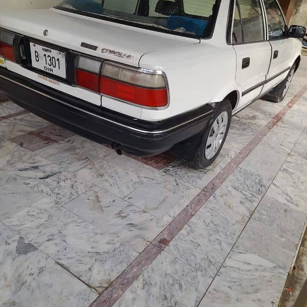 Toyota Corolla  1988 4