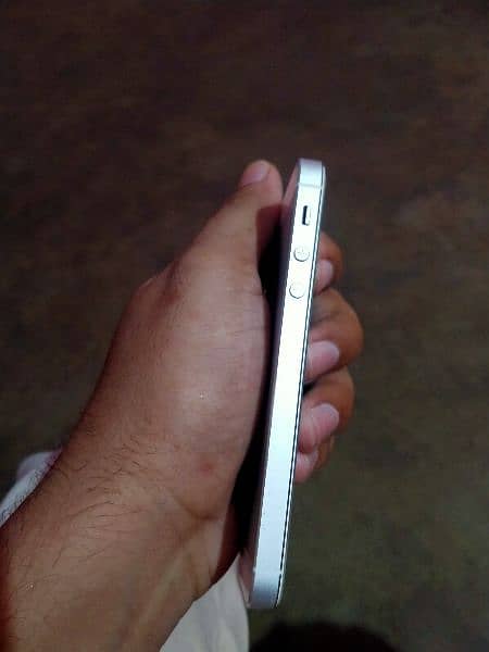 iPhone 5s PTA provide urgent sell 4