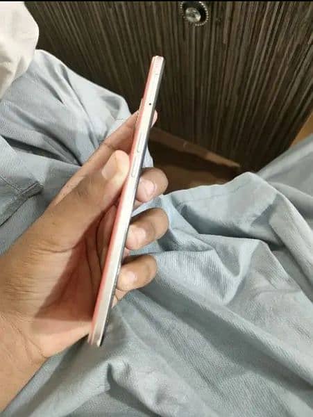 oppo f17     8_128.     in display finger 4