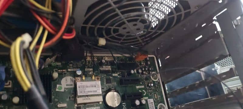 Hp pavilion AMD A8-6500 APU Redeon (HD graphics) 3.50GHZ 1