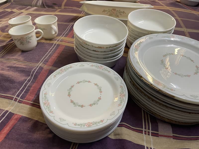 Pyrex dinner set 10