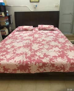Double bed, 2 side table n dressing table for sale