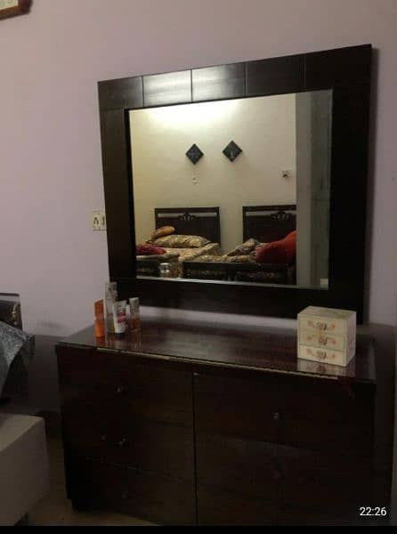 Double bed, 2 side table n dressing table for sale 2
