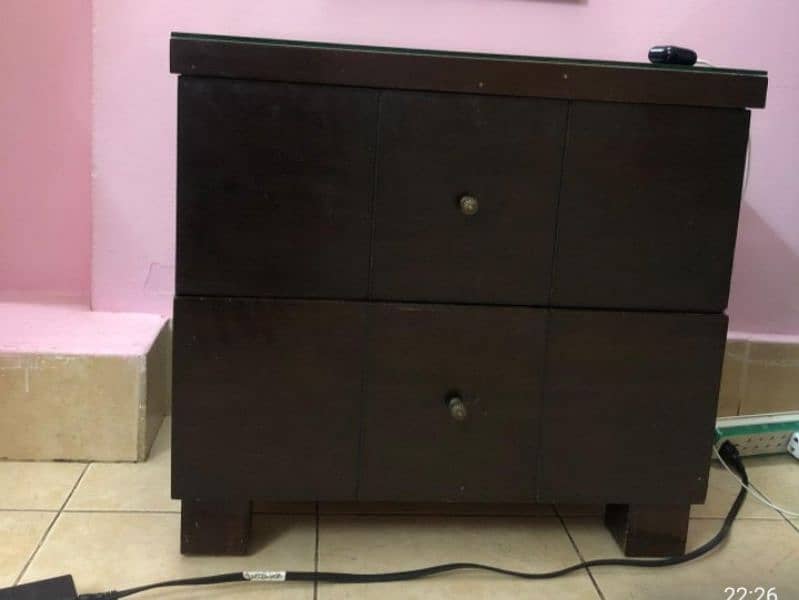 Double bed, 2 side table n dressing table for sale 3