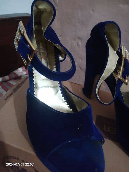 Heels for sale in new condition 1