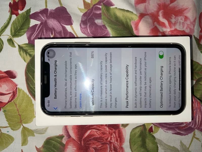 iPhone 11 Pta Approved 128 Gb White color 1