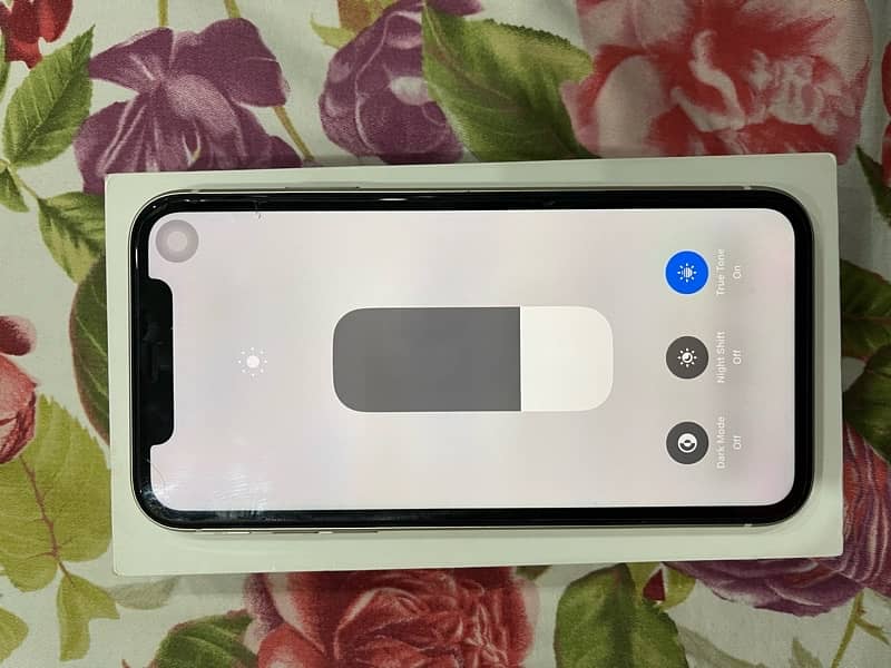 iPhone 11 Pta Approved 128 Gb White color 3