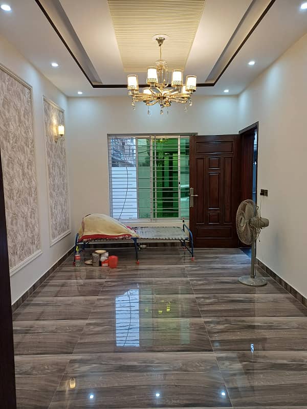 5 Marla Brand New luxury Spanish House available For rent Prime Location Near ucp University or Emporium Mall, Shaukat Khanum Hospital 12