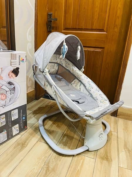 Mastela multi function bassinet . Used just 4 months. condition 10/10 2