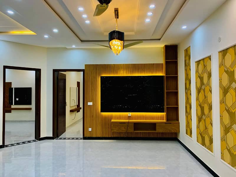1 kanal Brand New luxury Spanish House available For rent Prime Location Near ucp University or Emporium Mall, Shaukat Khanum Hospital 8