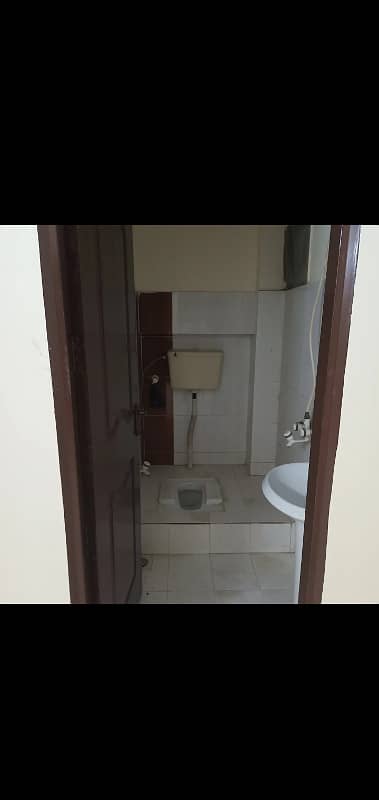 2 bed launge flat available for sale 2