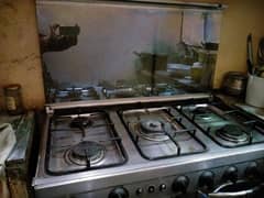 cooking range in good condition