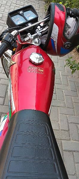 Honda 125 model 2023 new condition 3400 km only 6