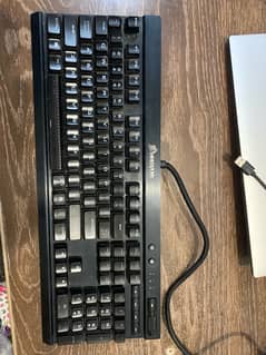 9.5/10 used corsair keyboard with rgb lighting