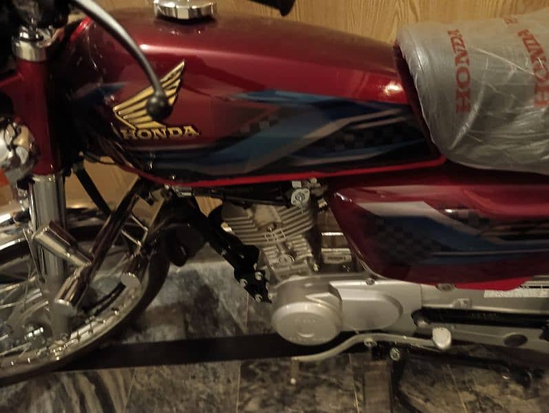 honda cd 125. . . 03167766703 6