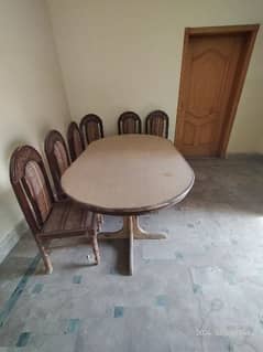 Dining table with 06 chairs.