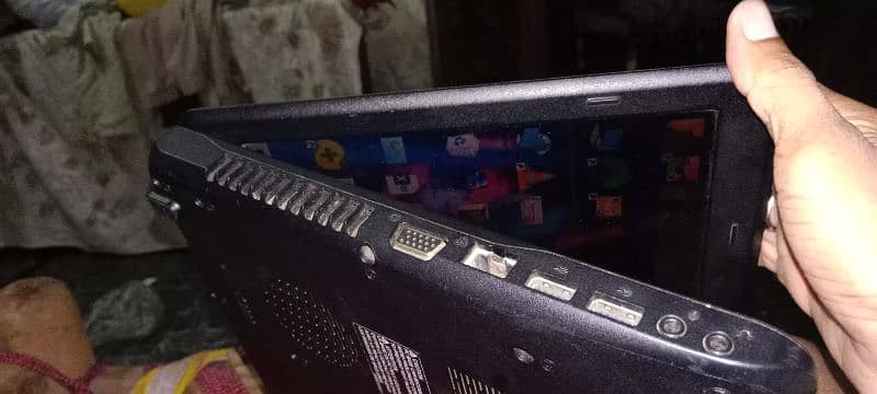Toshiba Laptop 4