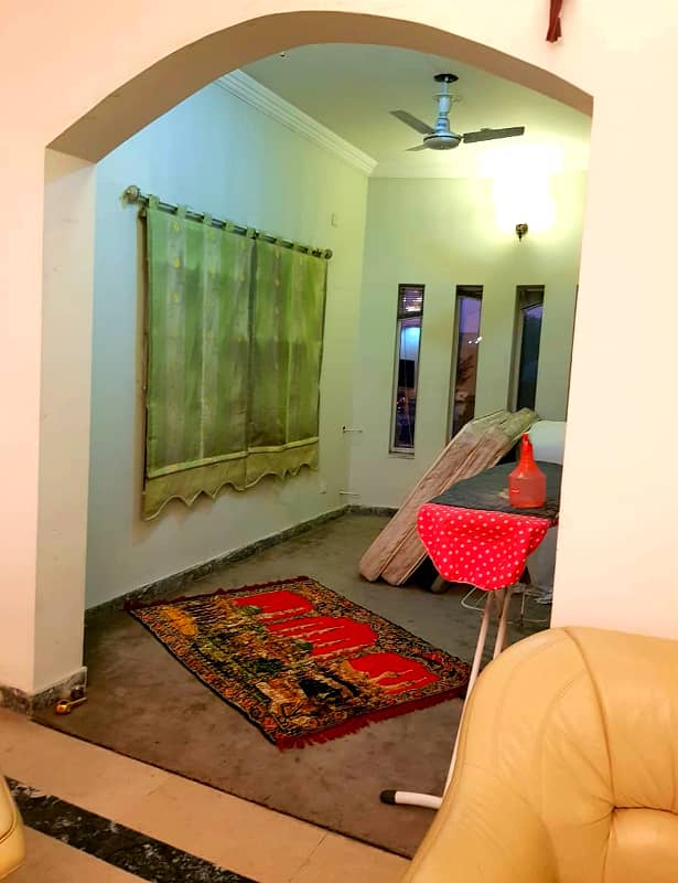 Available 1 knal fully furnished house for rent in Bahria town phase 3 4