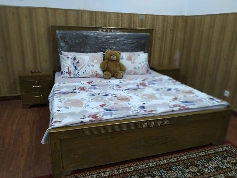 bed set with side table 0