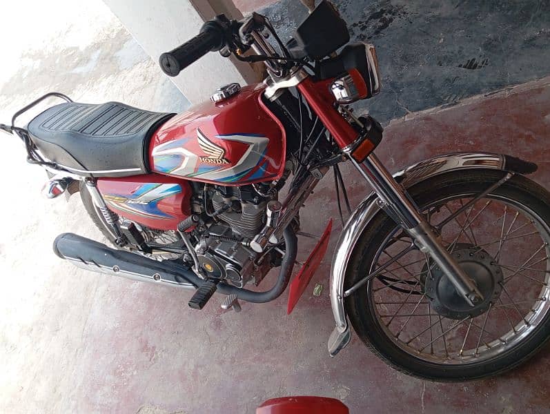 Honda 125 Good condition New not any flat one hand used 3