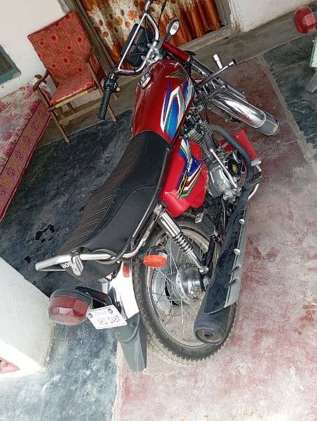 Honda 125 Good condition New not any flat one hand used 4