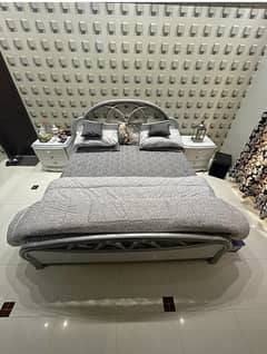 King Size bed for sale with 2 corners 0