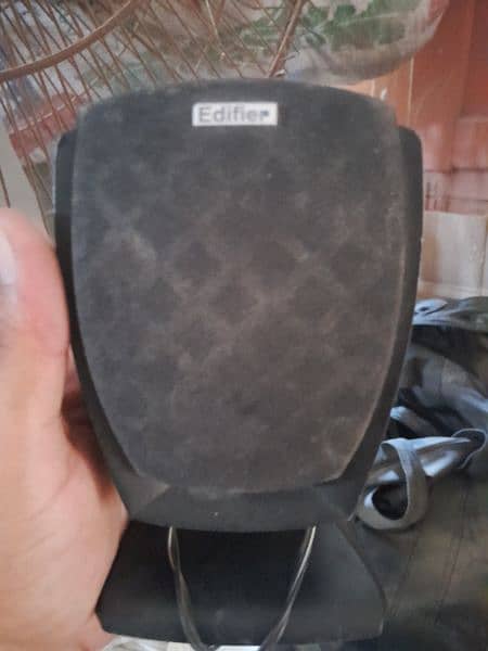 Edifier woofer 5.1 chanel 3