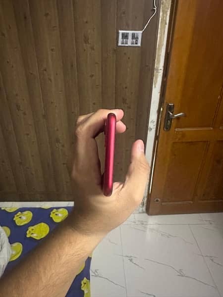 iphone 11 64gb red color 5